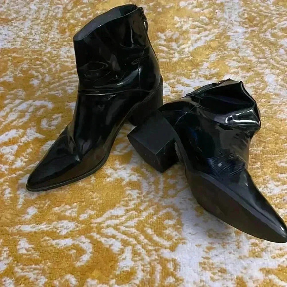 Top Shop patent, leather pointed toe back zipper Chelsea boot 8 - Picture 1 of 6